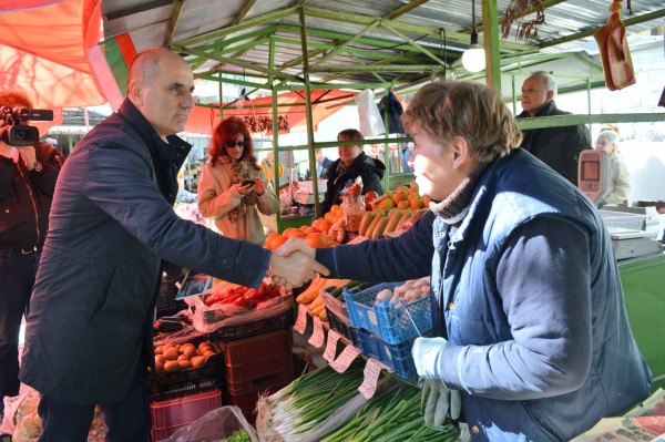 Цветанов в Казанлък: ГЕРБ ще увеличи реално пенсиите още в първата година