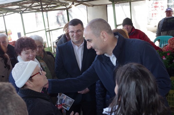 Цветанов в Казанлък: ГЕРБ ще увеличи реално пенсиите още в първата година