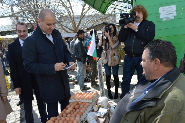 Цветанов в Казанлък: ГЕРБ ще увеличи реално пенсиите още в първата година