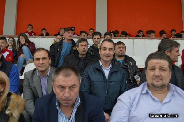 „Розова долина“ победи с 4:0 „Евроколеж“ и вече е на 2 точки от първото място