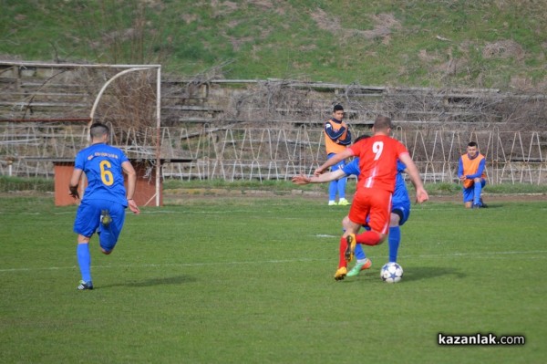 „Розова долина“ победи с 4:0 „Евроколеж“ и вече е на 2 точки от първото място
