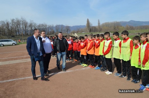 „Розова долина“ победи с 4:0 „Евроколеж“ и вече е на 2 точки от първото място