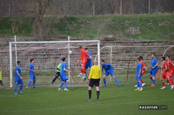 „Розова долина“ победи с 4:0 „Евроколеж“ и вече е на 2 точки от първото място