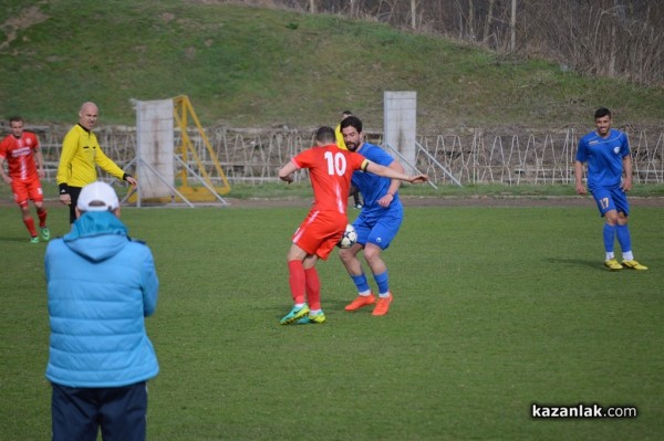 „Розова долина“ победи с 4:0 „Евроколеж“ и вече е на 2 точки от първото място
