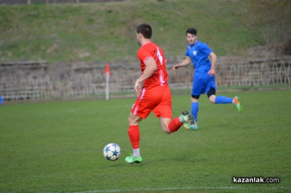 „Розова долина“ победи с 4:0 „Евроколеж“ и вече е на 2 точки от първото място