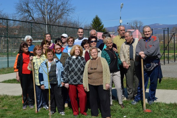Борис Кърчев и спортистите на Казанлък посадиха Гора на спорта