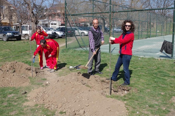 Борис Кърчев и спортистите на Казанлък посадиха Гора на спорта