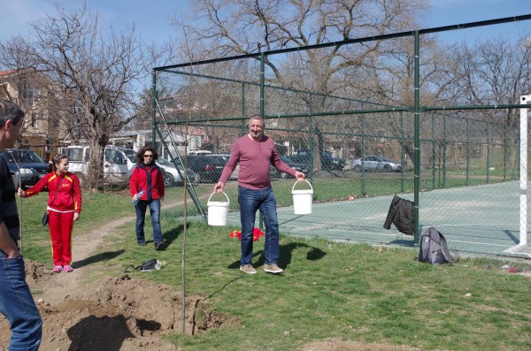Борис Кърчев и спортистите на Казанлък посадиха Гора на спорта