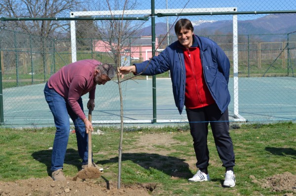 Борис Кърчев и спортистите на Казанлък посадиха Гора на спорта