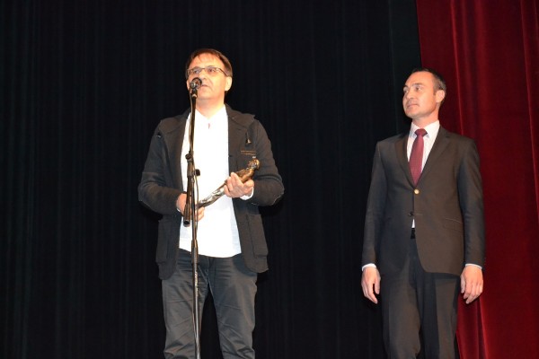 Мариус Куркински с „Черното пиле“ е носителят на 16-та награда на „Комедийният хит на сезона“