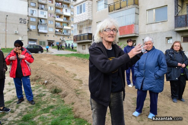 Изток 23 не искат метални гаражи пред блока си