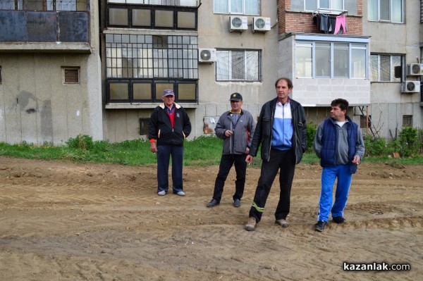 Изток 23 не искат метални гаражи пред блока си