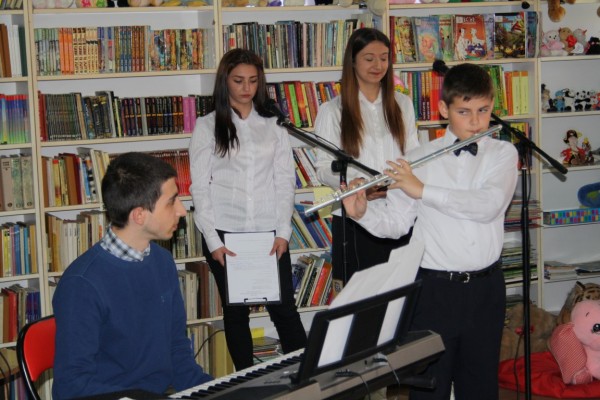 Юбилеен брой на “Teen“s paper“ представиха от ПГЛПТ 