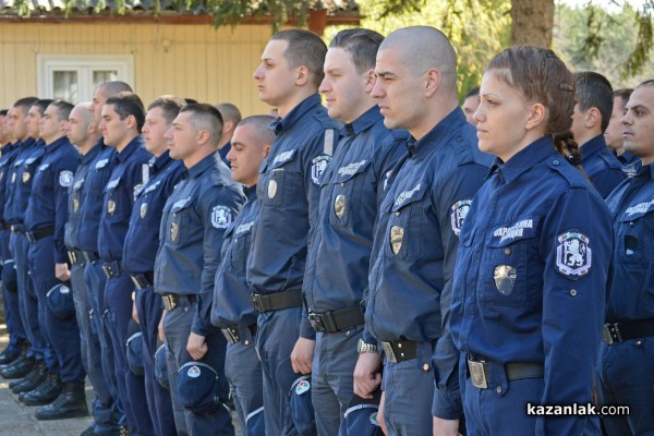 Новите полицаи се заклеха в Казанлък да служат с чест на Родината /видео/