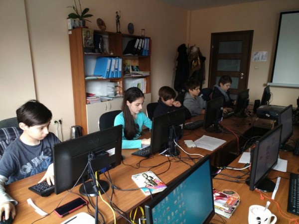 13 деца от школата по програмиране в Казанлък отиват на финали в състезанието “Знайко“