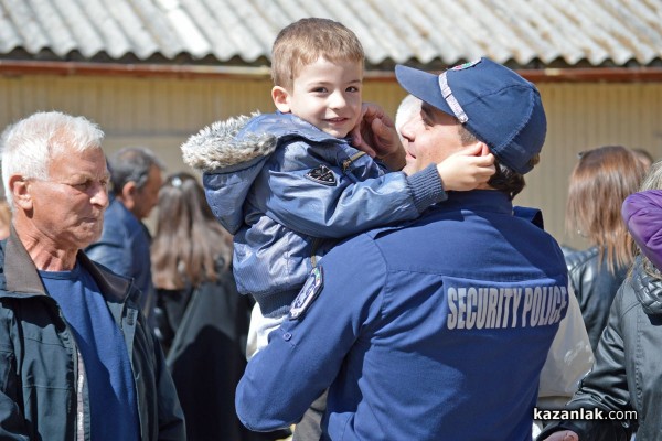 Новите полицаи се заклеха в Казанлък да служат с чест на Родината /видео/