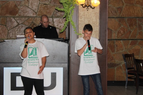 Благотворителният бал, организиран от Община Казанлък и фондация „Сийдър“, набра близо 9 000 лв.