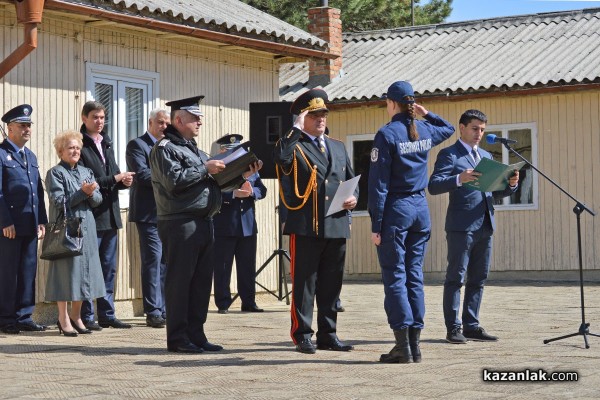 Тържествена клетва на завършващите стажанти към Академията на МВР