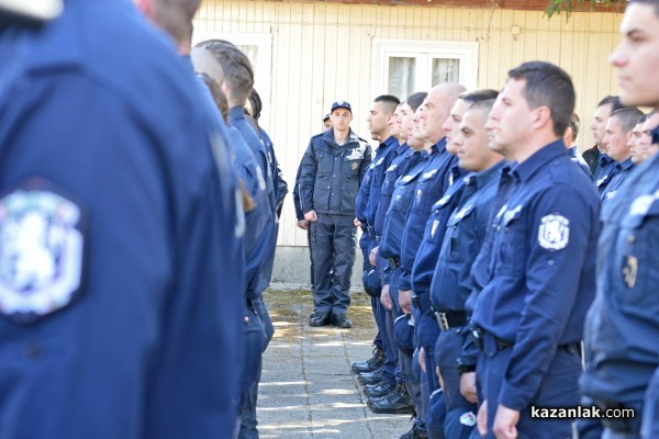 Новите полицаи се заклеха в Казанлък да служат с чест на Родината /видео/