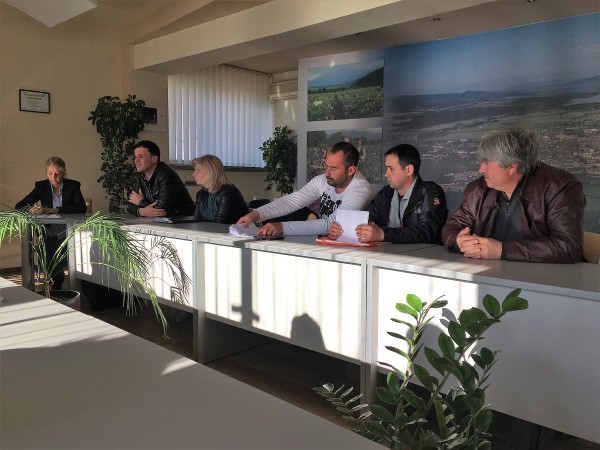 Общината и жителите на блок 23 от ж.к.“Изток“ се разбраха за гаражите