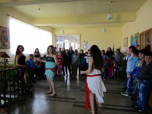 В Хаджидимитрово отпразнуваха денят на ромите