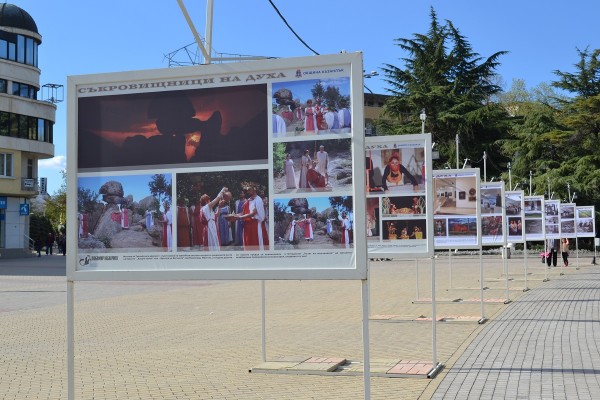 Изложбата “Съкровищници на духа“ ще радва казанлъчани и техните гости