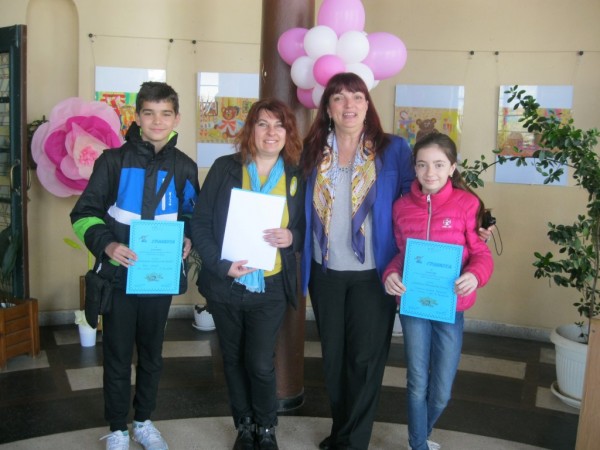 Школа “Арт линия“ представиха “Любими приказни герои“ в библиотеката