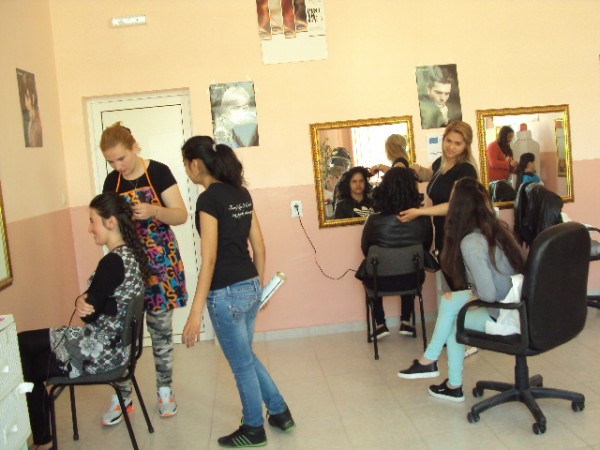 “Твоят час“ в Гимназия “Петко Стайнов“ с математически и кино изяви