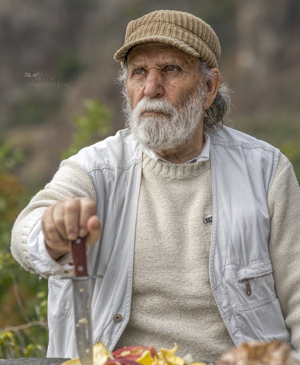 В 15:30 днес –  кадър в небето за сбогом с казанлъшкия фотограф Кольо Пейчев