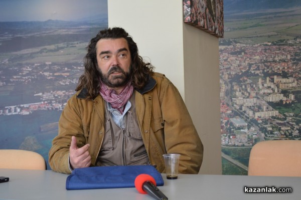 Тв риалити ще строи оригинален тракийски кораб на язовира до Казанлък