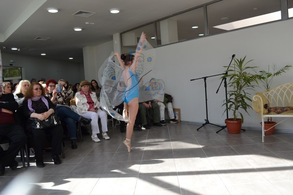 Казанлък е добронамерена и хубава сцена за поезия