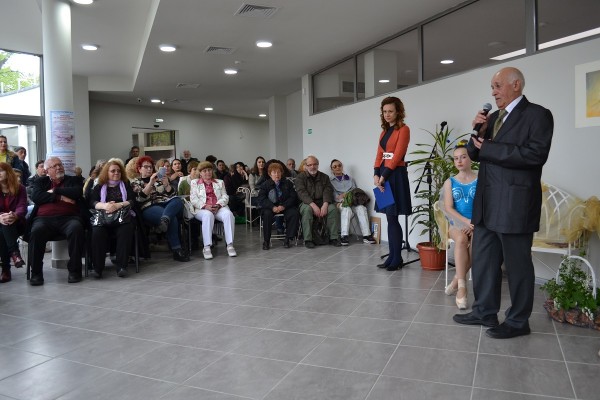 Казанлък е добронамерена и хубава сцена за поезия