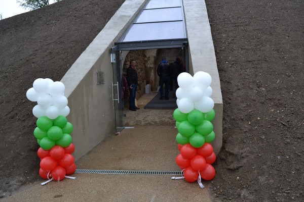 Община Казанлък откри официално реставрираните гробници „Хелвеция“ и „Грифони“