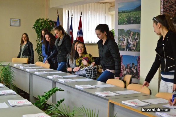 Кандидатките за Царица Роза 2017 бяха представени за пръв път / снимки