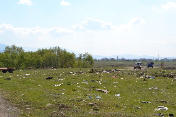 Младите дадоха пример в акцията за почистване на община Казанлък