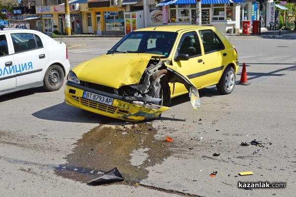 Двама души бяха помляни на спирката на Абаята  днес следобед