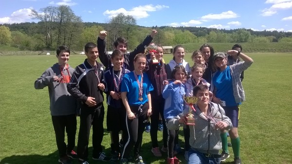 Медали, купи и торти за младите лекоатлети на Казанлък