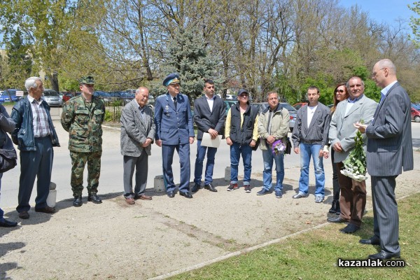 Ген.Цанко Стойков в родния Казанлък: България има потенциал за авиационна индустрия