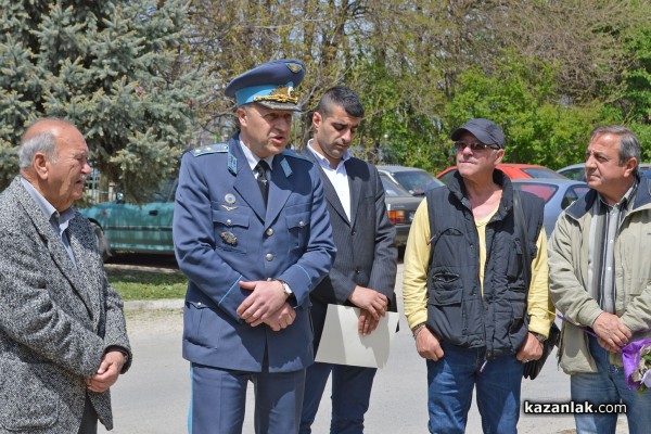 Ген.Цанко Стойков в родния Казанлък: България има потенциал за авиационна индустрия