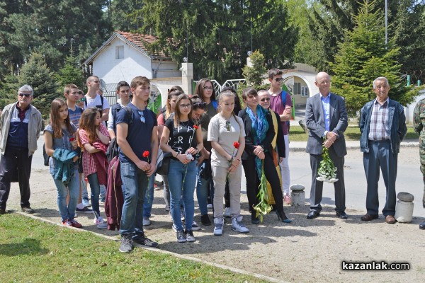 Ген.Цанко Стойков в родния Казанлък: България има потенциал за авиационна индустрия