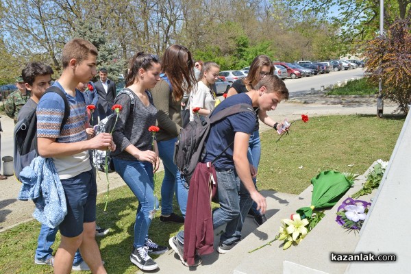 Ген.Цанко Стойков в родния Казанлък: България има потенциал за авиационна индустрия