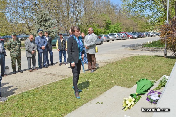 Ген.Цанко Стойков в родния Казанлък: България има потенциал за авиационна индустрия