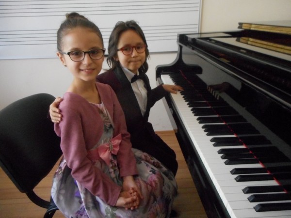 Изключителен успех за учениците на Елена Юлиянова на Международни конкурси в София