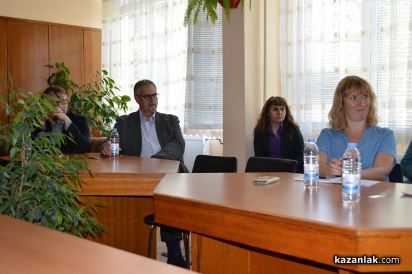 Обмяна на опит с представители на дунавските държави се проведе днес в ПГ „Иван Хаджиенов“