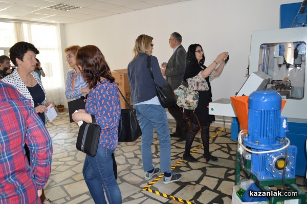 Обмяна на опит с представители на дунавските държави се проведе днес в ПГ „Иван Хаджиенов“