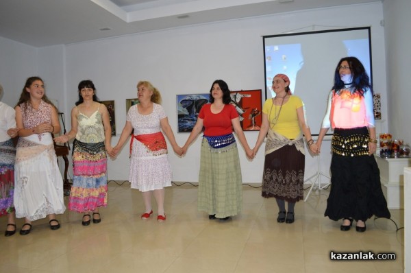 Възстановки на сватбените ритуали в казанлъшкия край трогнаха казанлъчани