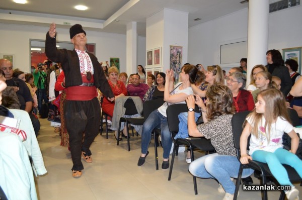 Възстановки на сватбените ритуали в казанлъшкия край трогнаха казанлъчани