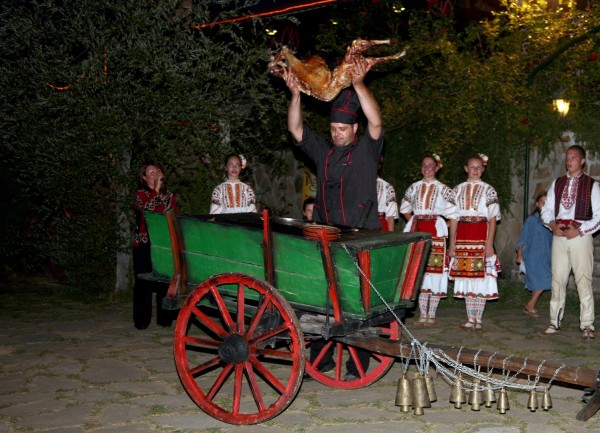 БЪЛГАРАН отваря врати обновен