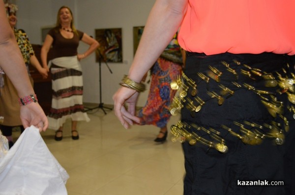 Възстановки на сватбените ритуали в казанлъшкия край трогнаха казанлъчани