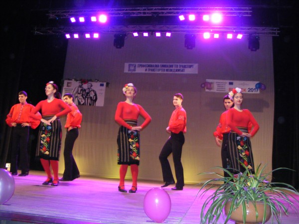 Празник на духовността, младостта и красотата проведе ПГ по транспорт и транспортен мениджмънт 